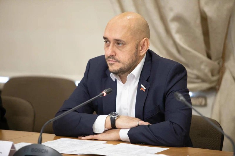 Юрий Сапожников сложил депутатские полномочия