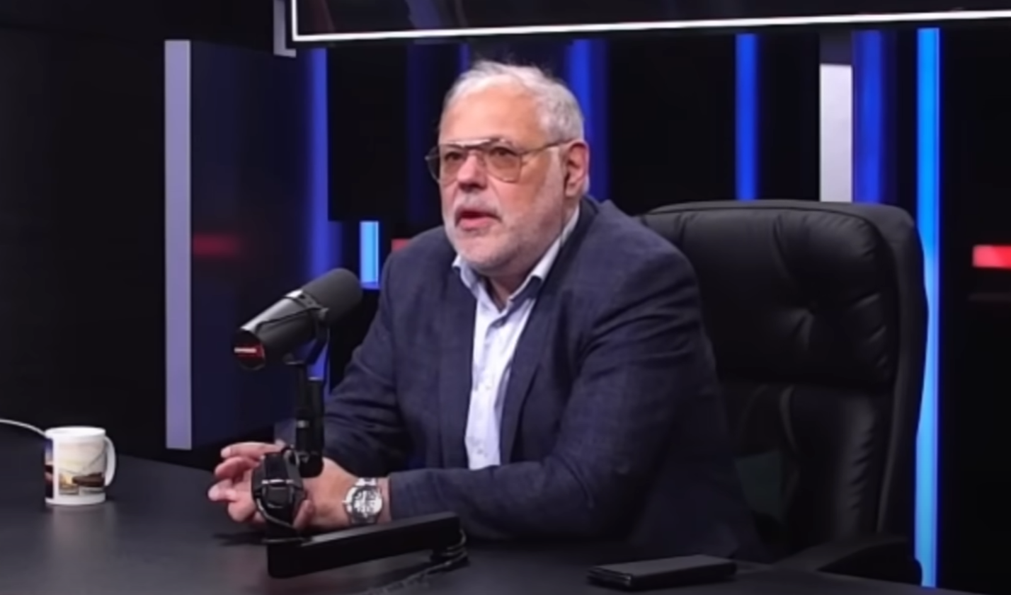 Михаил Хазин назвал диверсией поправки в закон «Об обязательном медицинском страховании»