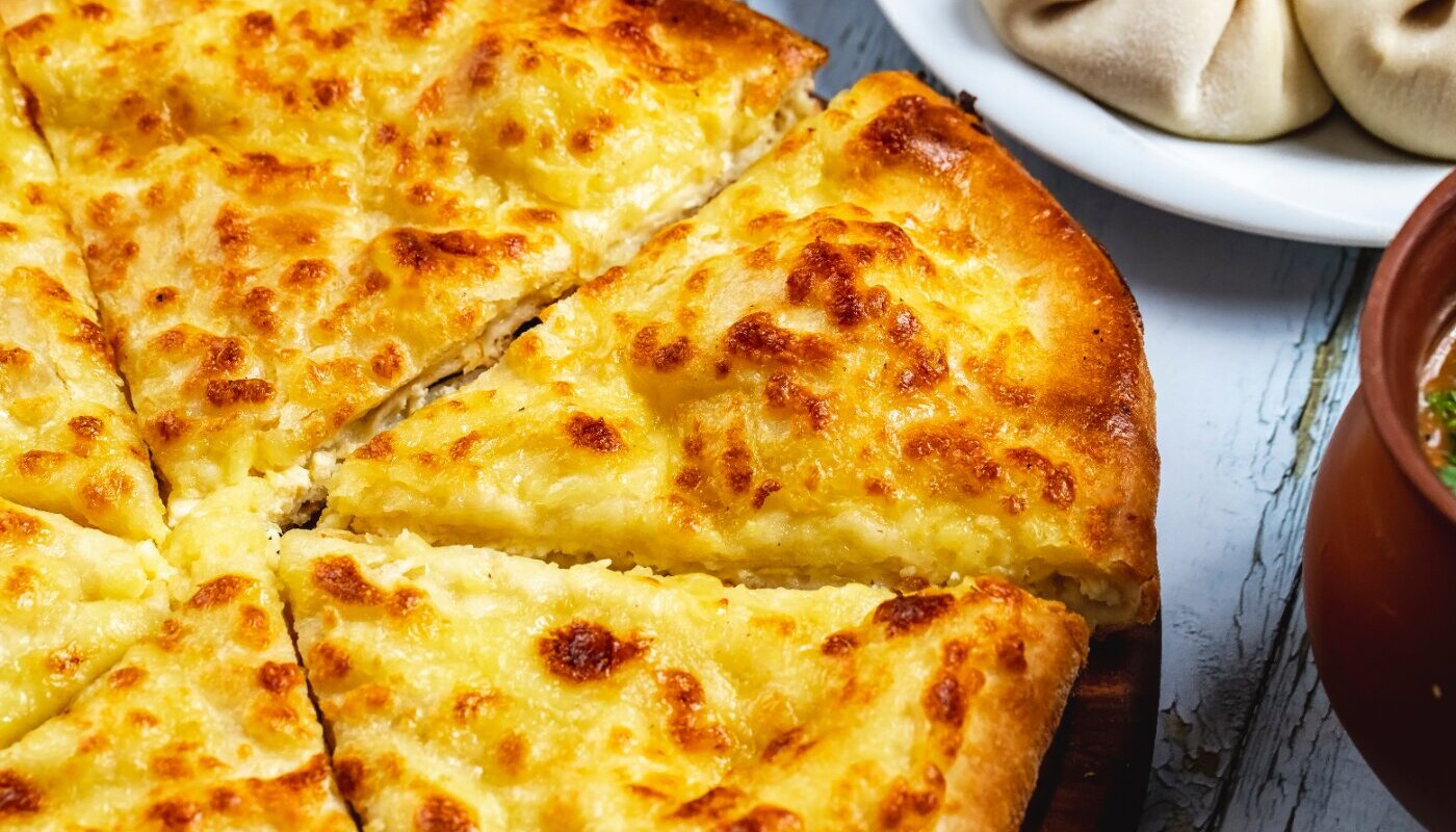 Пирог для бедняков, ставший народным хитом: осетинский картофджин