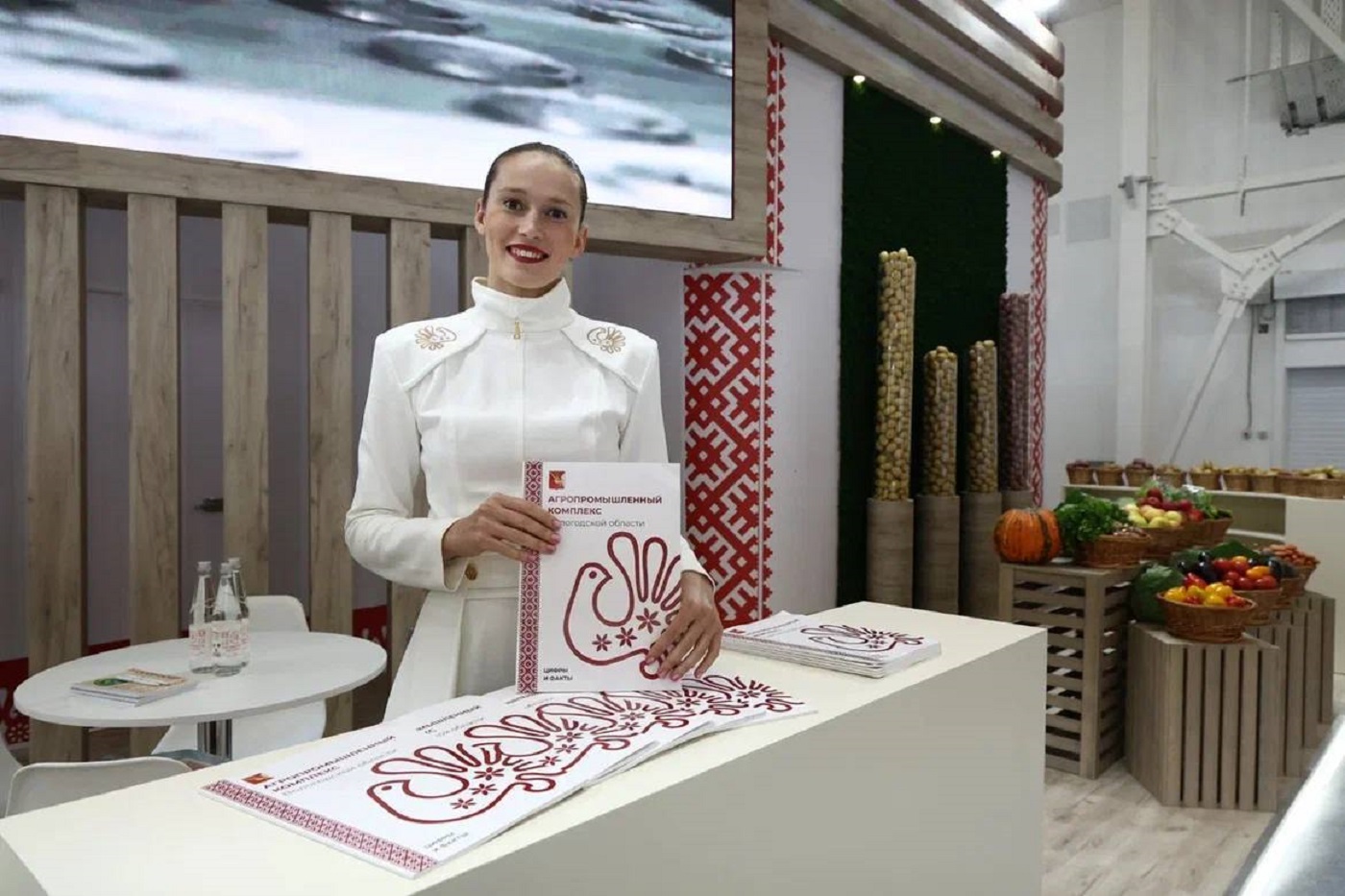 Вологодский стенд на выставке «Золотая осень-2025» привлек внимание российских чиновников