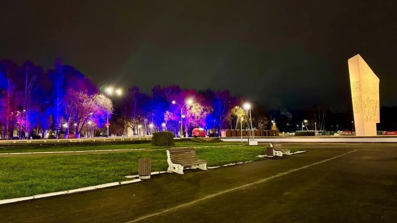 В Вологде площадь Революции подсветили огнями