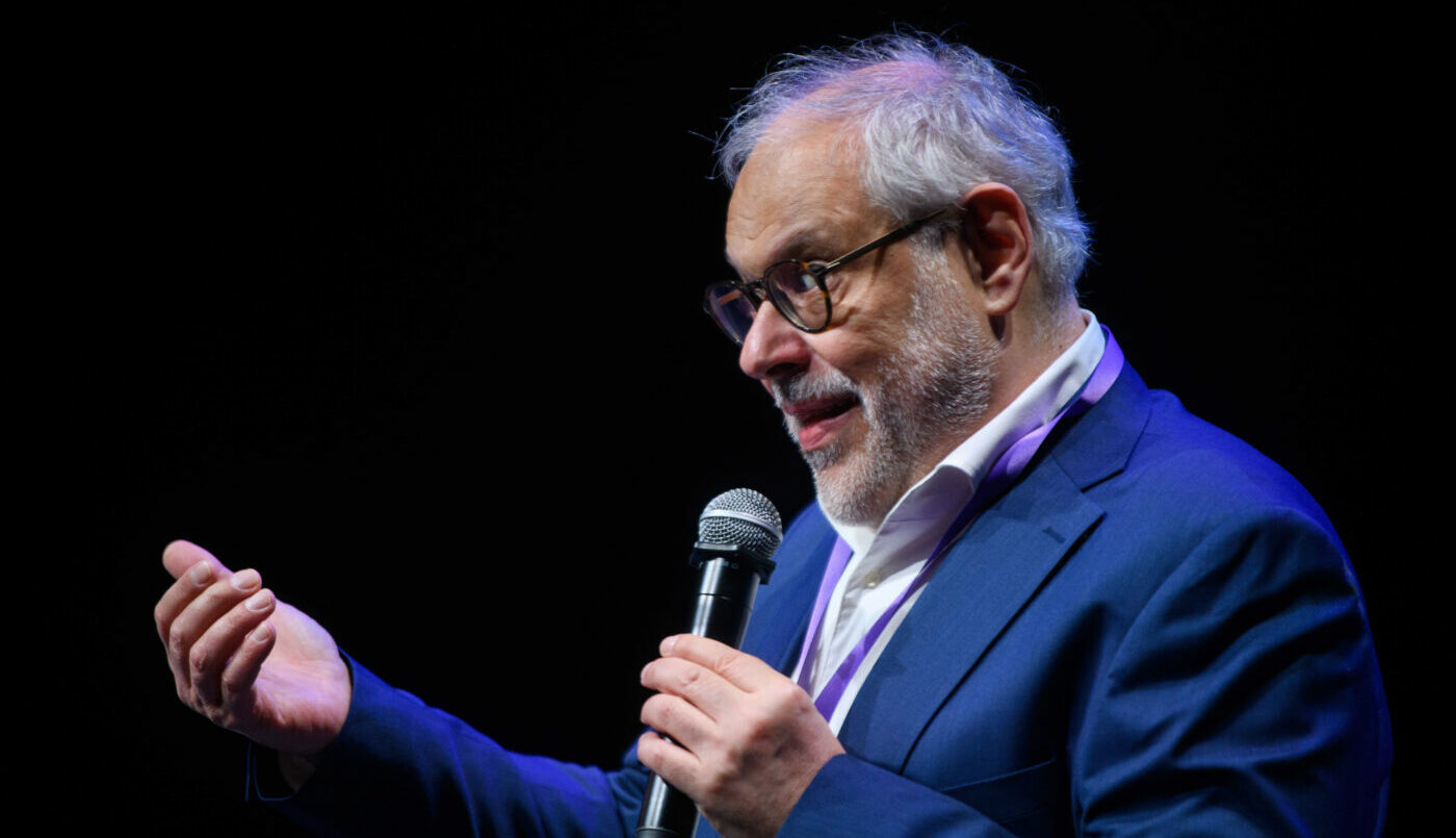 «Не лезьте – это наше»: Михаил Хазин рассказал, кто и почему блокирует изъятие сверхдоходов у банкиров