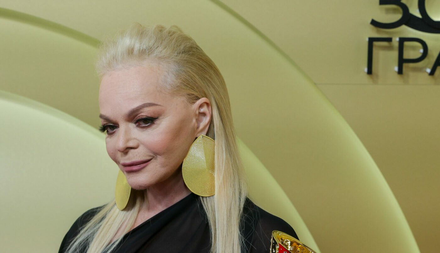 «А сейчас ты в адеквате?». Пользователи сети отметили странности в показаниях Ларисы Долиной в суде по делу об «отжатой» квартире