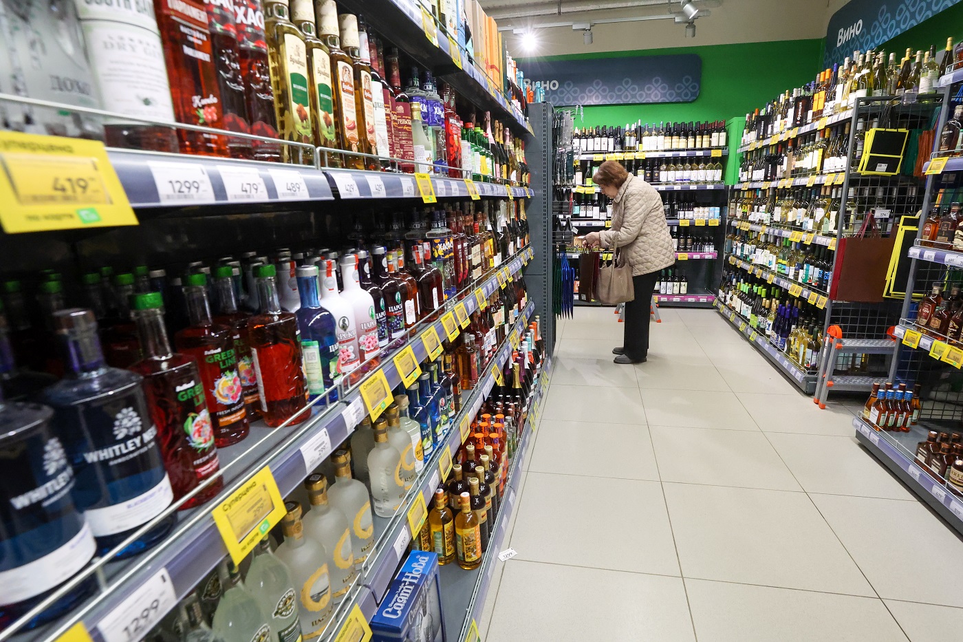 Региональные власти озвучили график продаж алкоголя в новогодние праздники