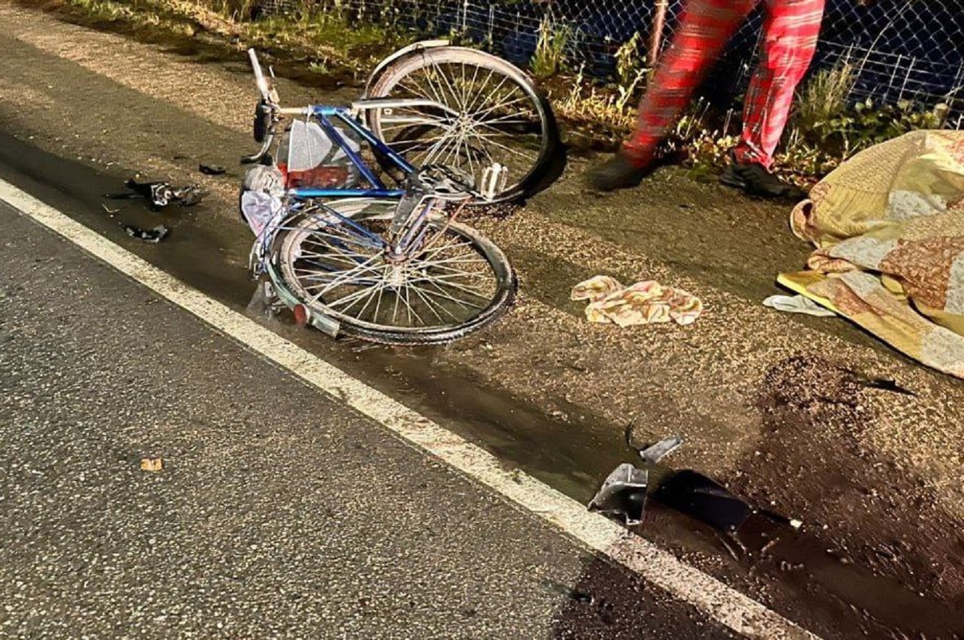 Под Шексной водитель сбил велосипедистку и спрятал авто гараже