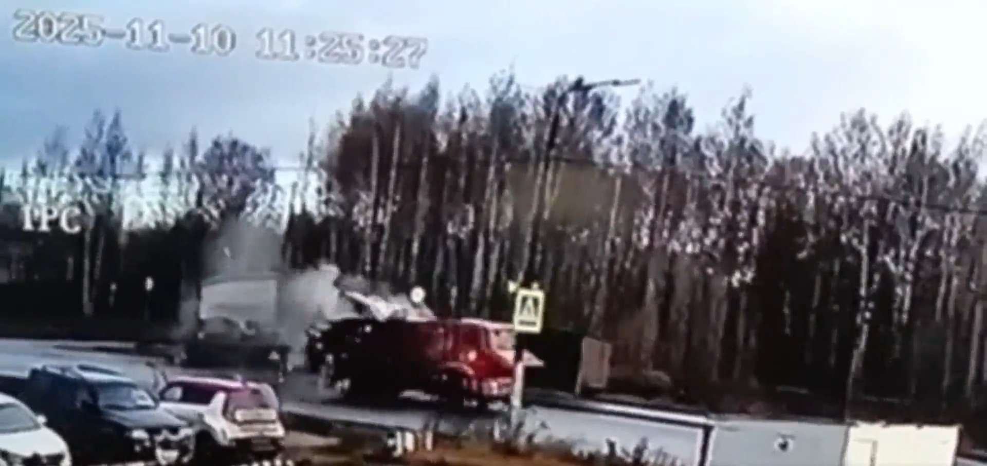 ОМОН «Титан» на Северном шоссе Череповца: спецназ спас зажатого водителя после ДТП с грузовиками