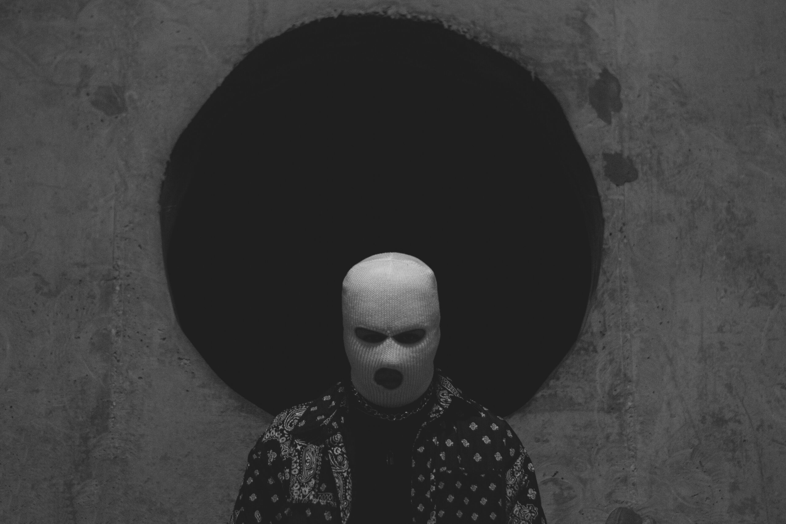 Череповчанин добыл себе алкоголь с помощью шила