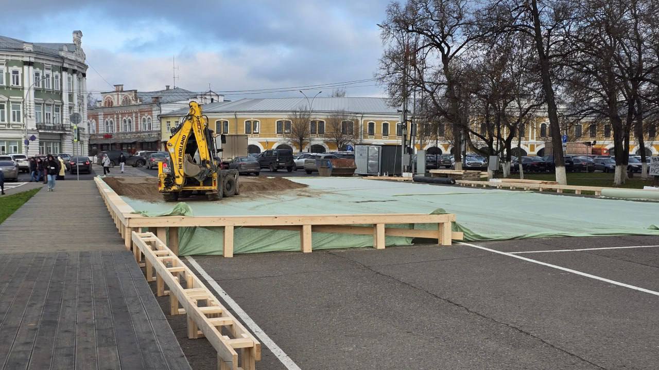 В Вологде готовится каток на площади Революции