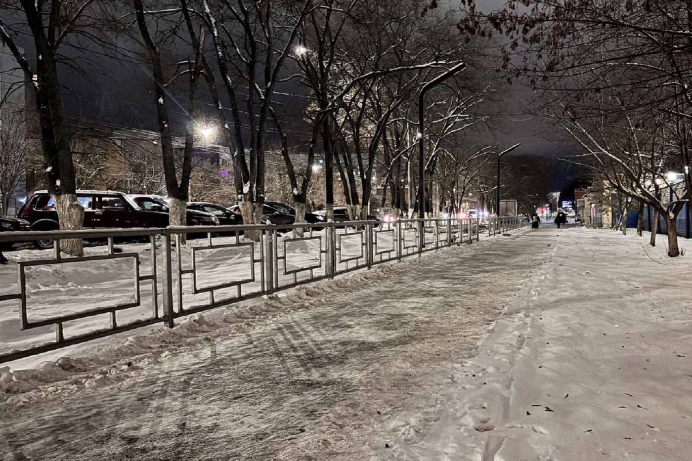 Все больше компаний и соцучреждений подключаются к уборке снега в Вологде