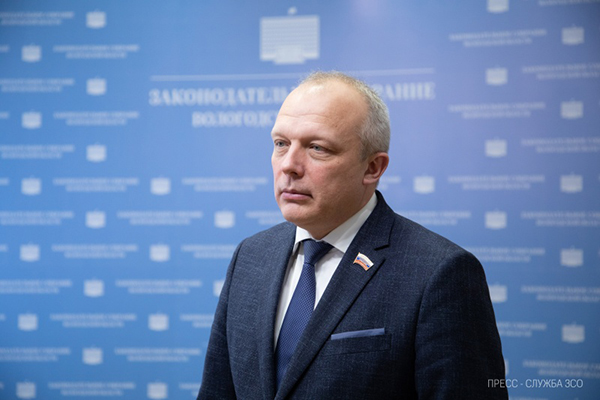 0ee9cw0kbyxx9549vo7fc52d5g0amcxl