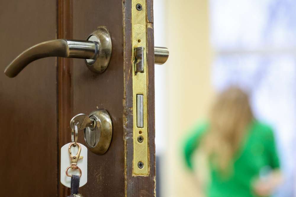 Арендодателей и арендаторов обложат штрафами. Новый закон вступил в силу в 2025 году