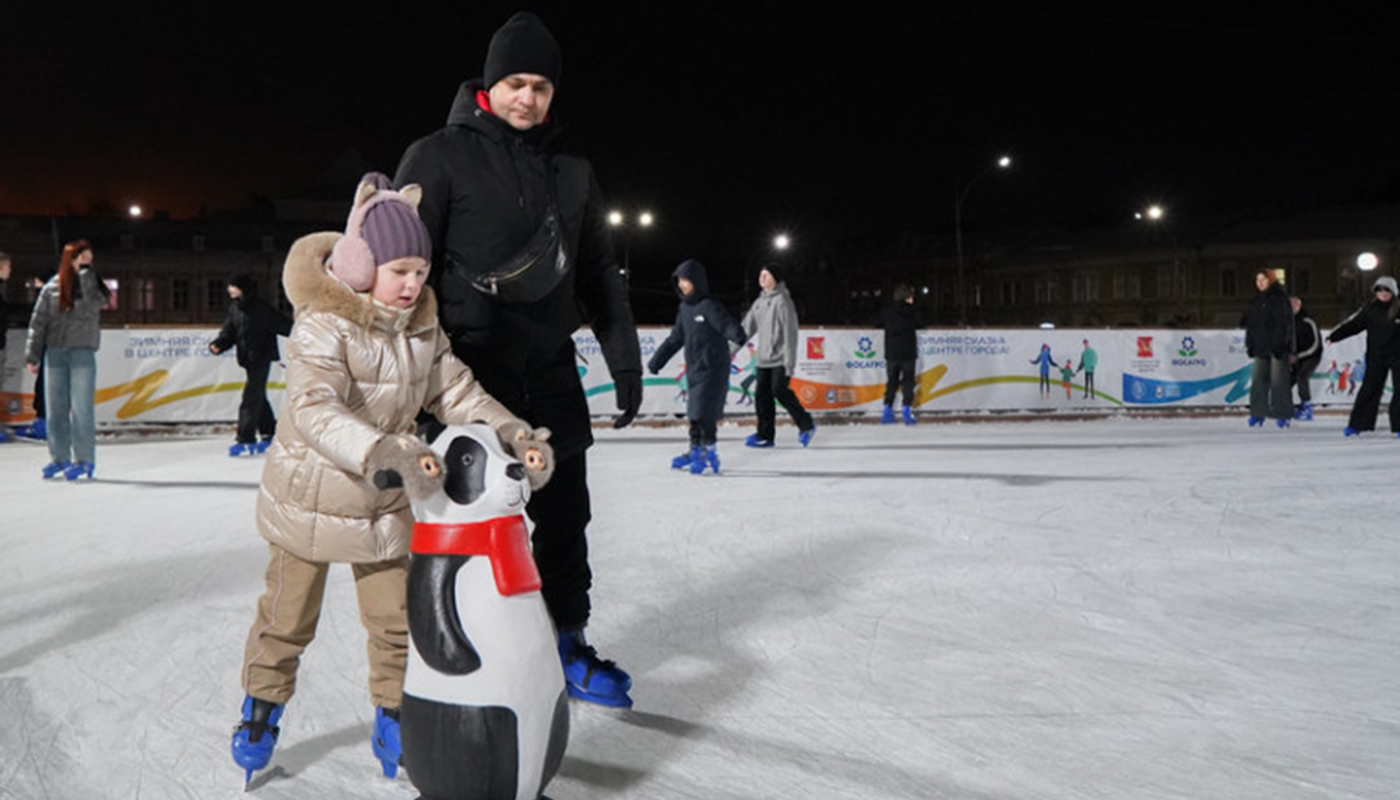 В центре Вологды открылся бесплатный каток