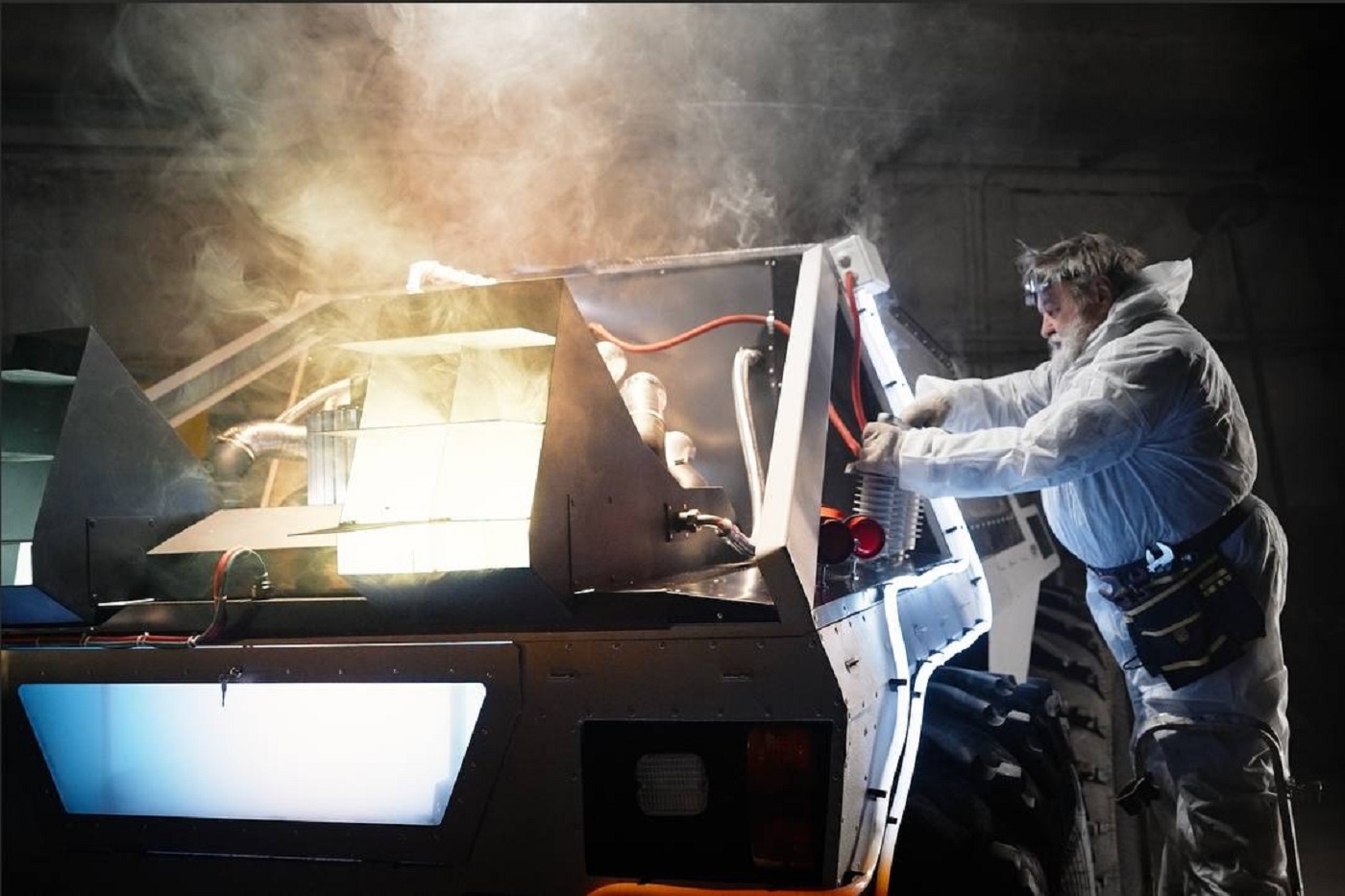 Вологжане построили машину времени для спасения Нового года