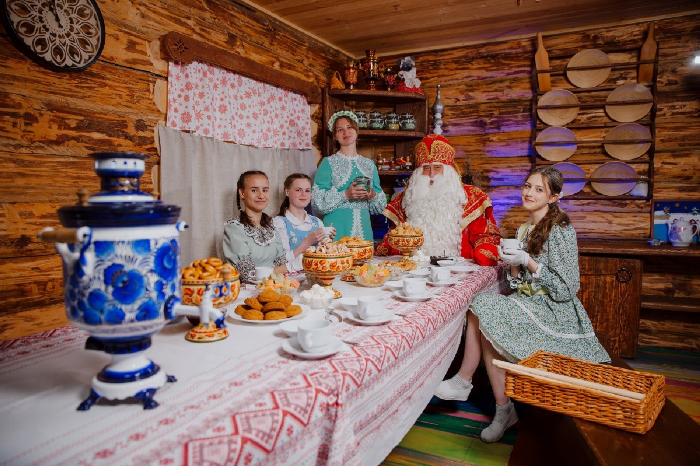 В России вновь заработала горячая линия Деда Мороза и его помощников