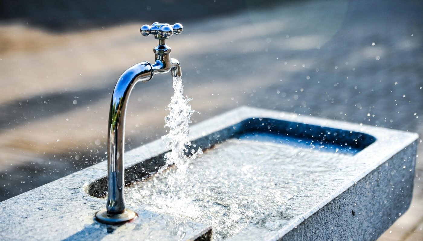 Сколько жидкости нужно человеку в сутки: доктор Мясников назвал точную цифру