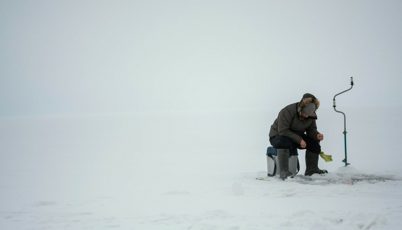Плотву мешками домой понесете! Названо место, где в России эта рыба ловится зимой лучше всего