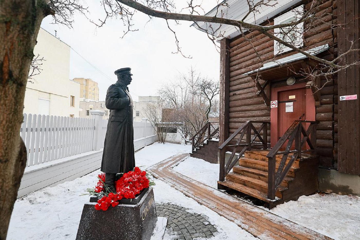 Кассационный суд подтвердил недействительность контракт на установку памятника Сталину