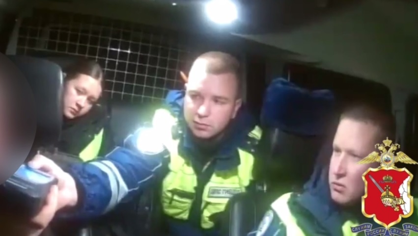 Под Вологдой гаишники устроили погоню за пьяным водителем без прав