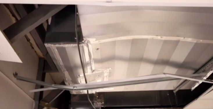 В школе №40 Череповца рухнул потолок