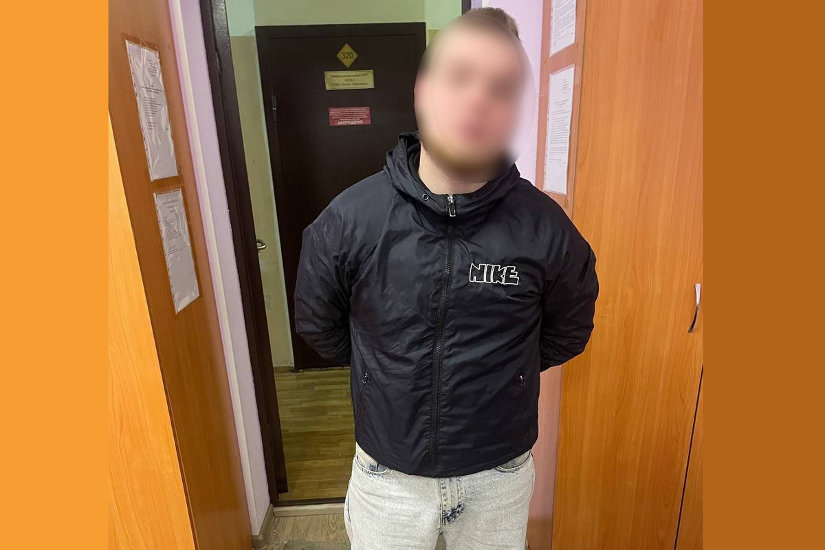 В Череповце подросток ударил пьяного по голове и забрал телефон