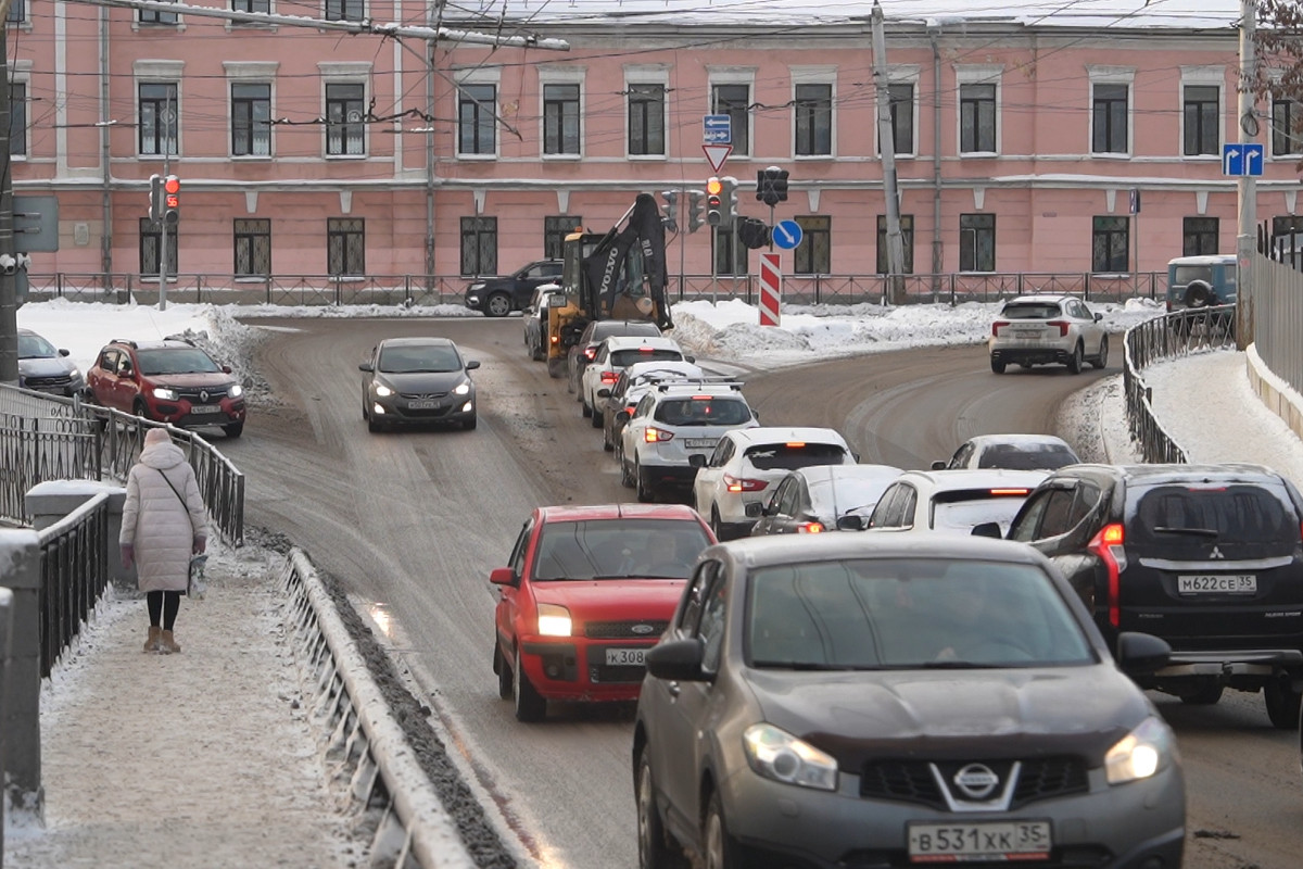 В Вологде запретят поворот налево с Октябрьского моста в сторону Центра