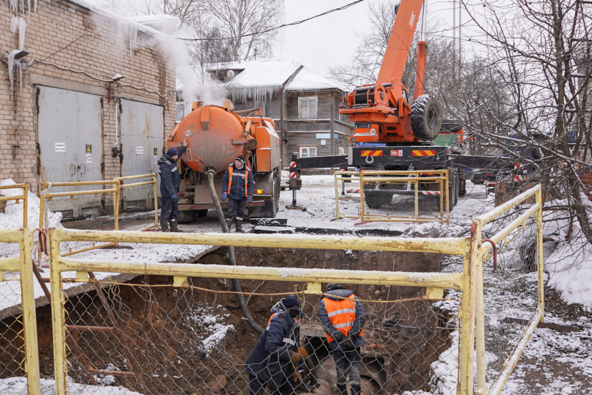 В Вологде устраняют аварию на теплосети: возможны перебои с отоплением и горячей водой