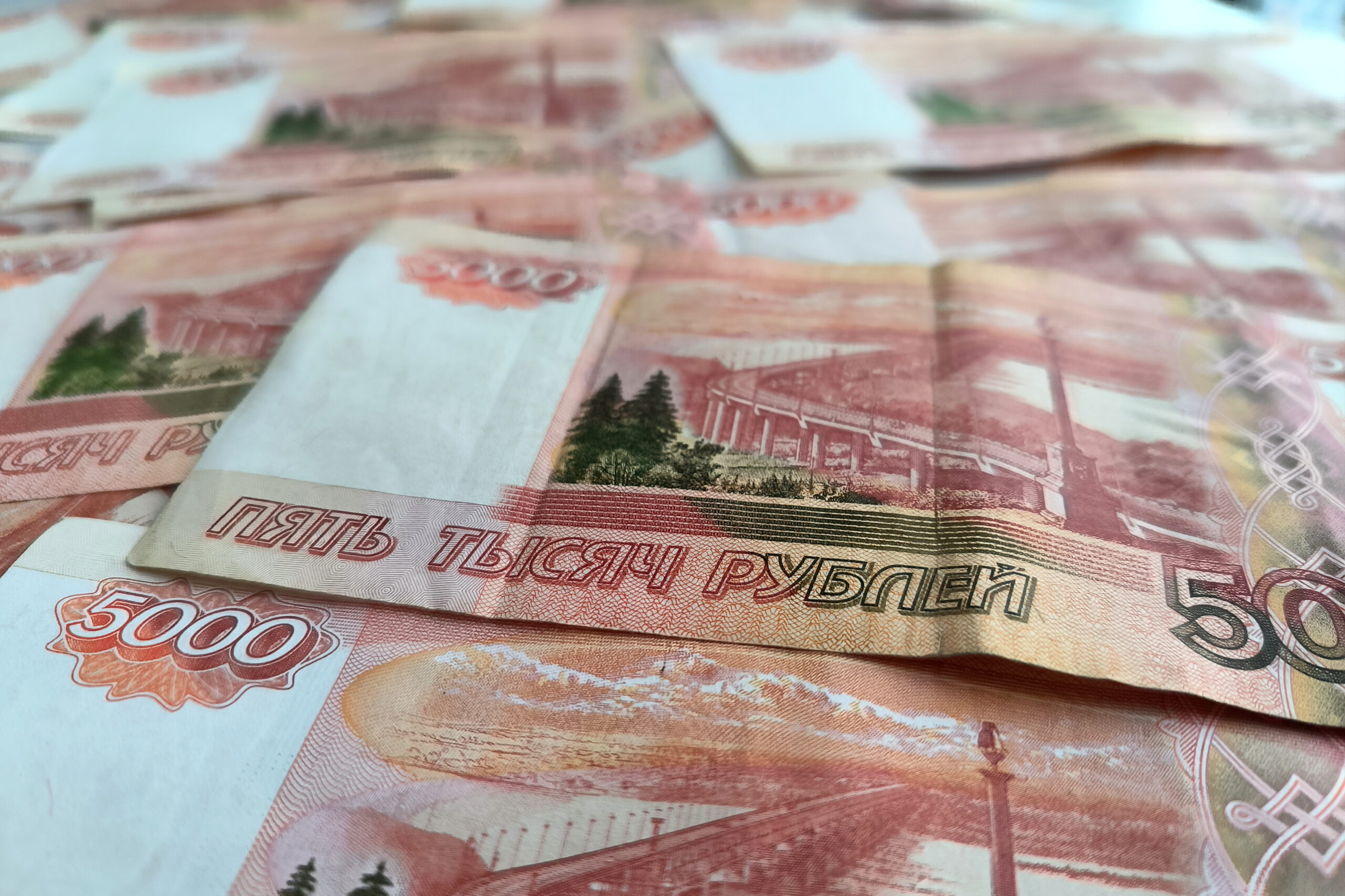 На чем россияне заработали в 2025 году: золото обошло акции и валюту