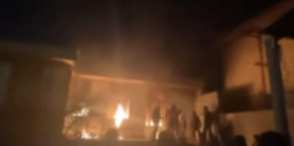 Народ Ирана обнищал и громит военные базы