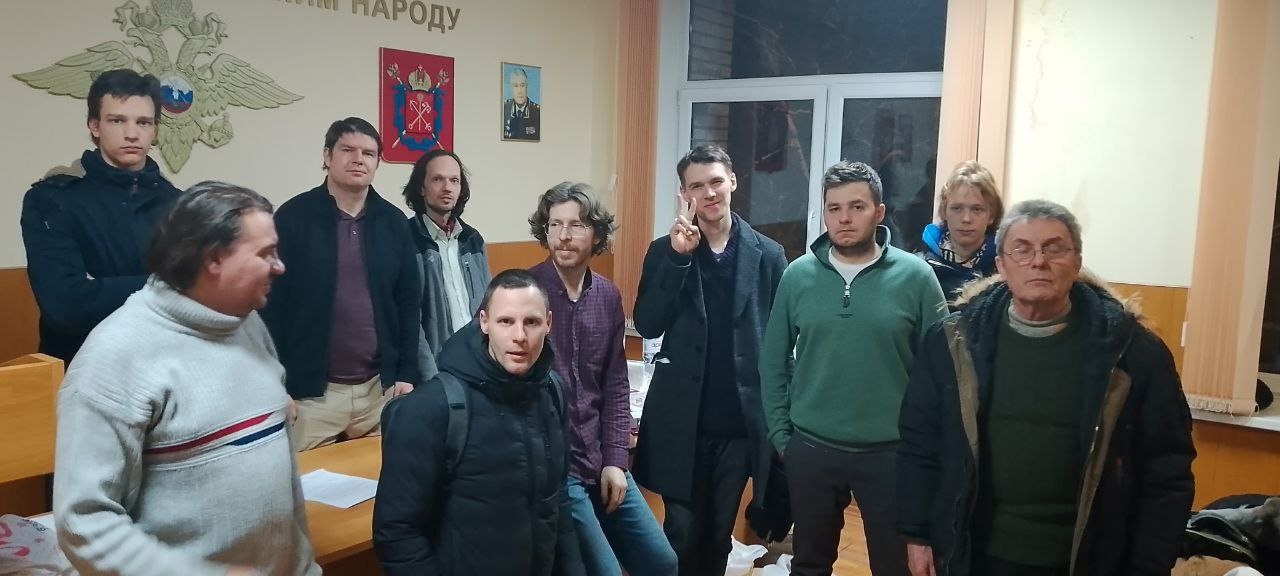 В Петербурге идут аресты за помехи сносу исторического здания