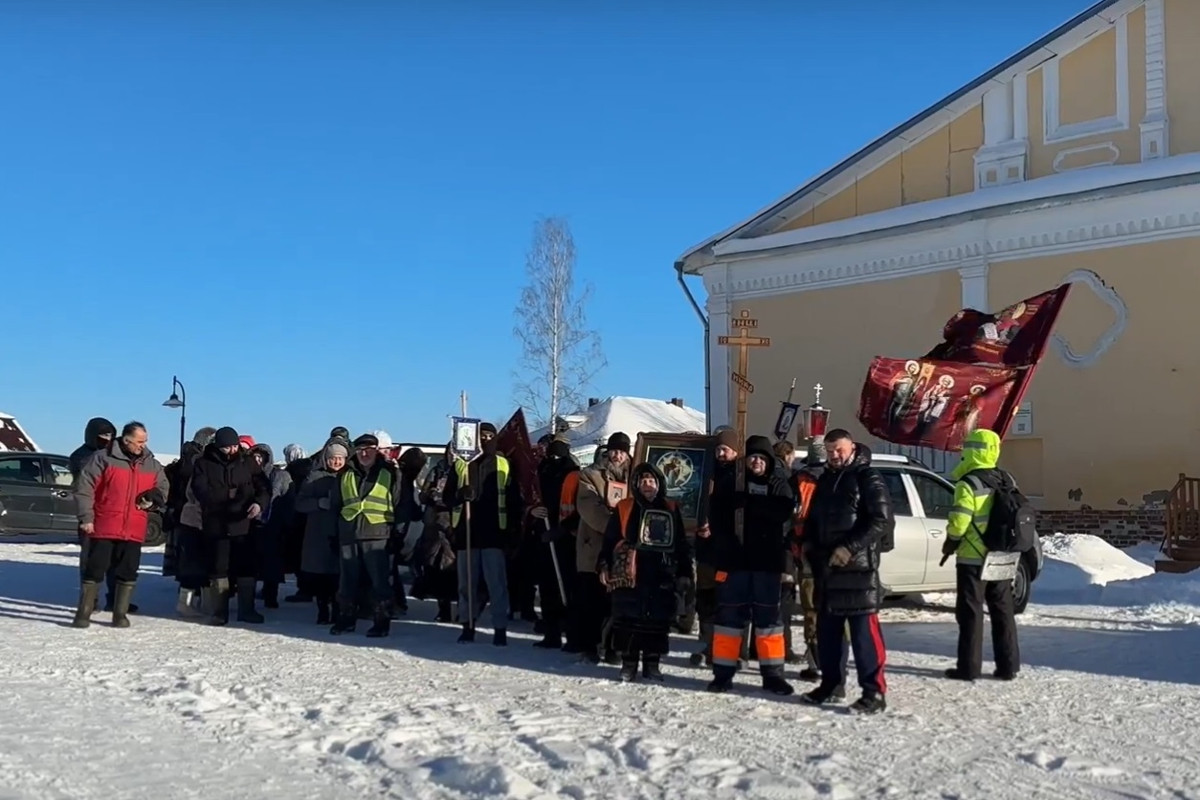 130 километров по снегу: верующие прошли крестным ходом из Верховажья в Тотьму