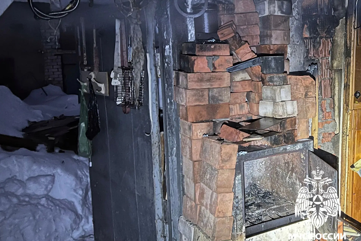 В Вологде пожарные спасли автомобиль пенсионера