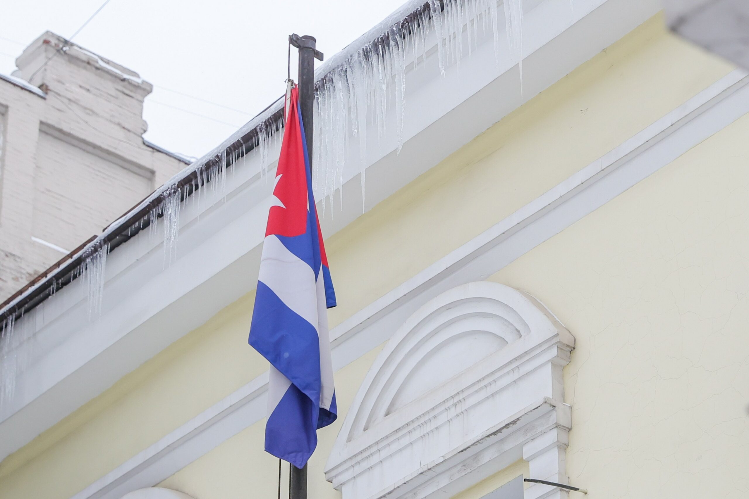 На Кубу – со своим керосином, там средневековье