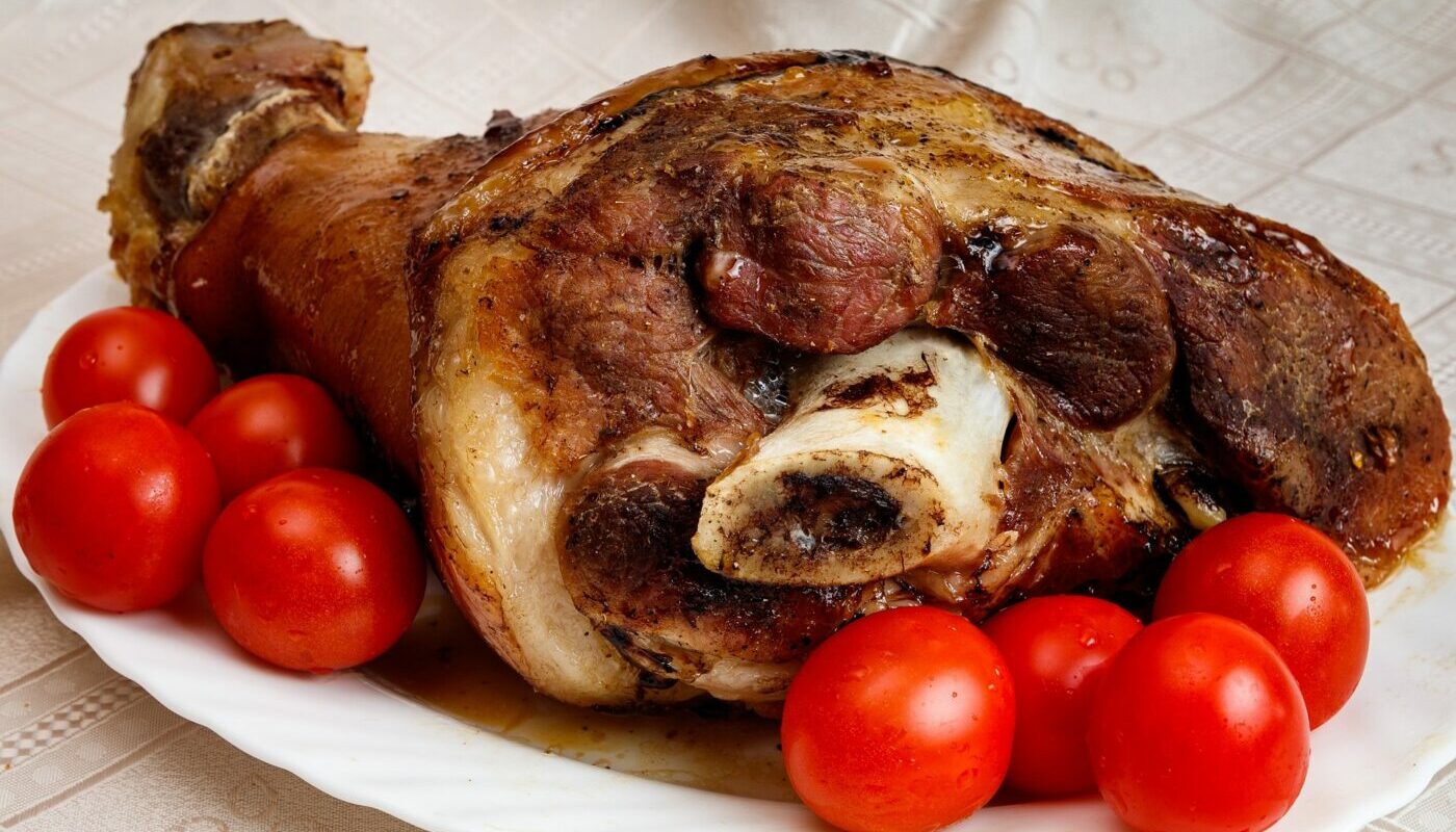 Пряная свиная рулька в пиве: брутальное угощение для настоящих мужчин