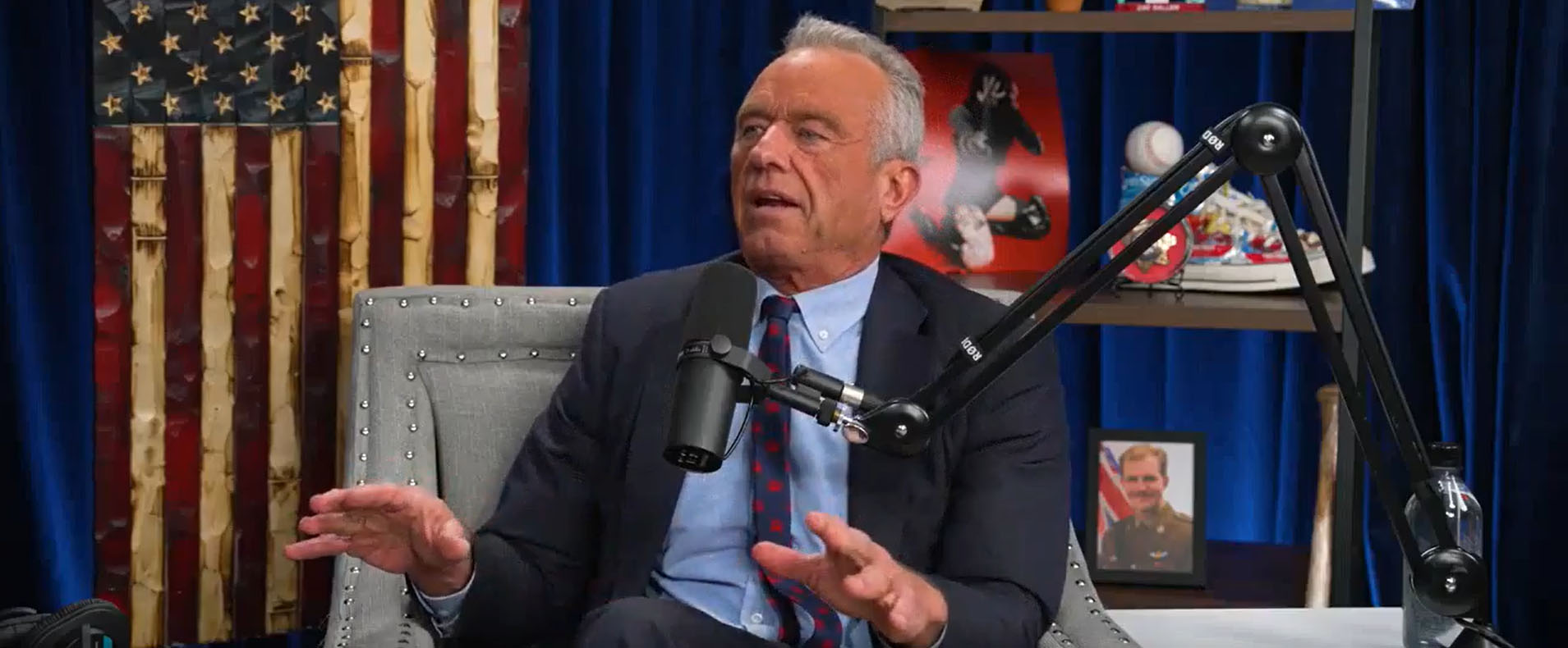 Племянник Кеннеди Роберт позорится воспоминаниями