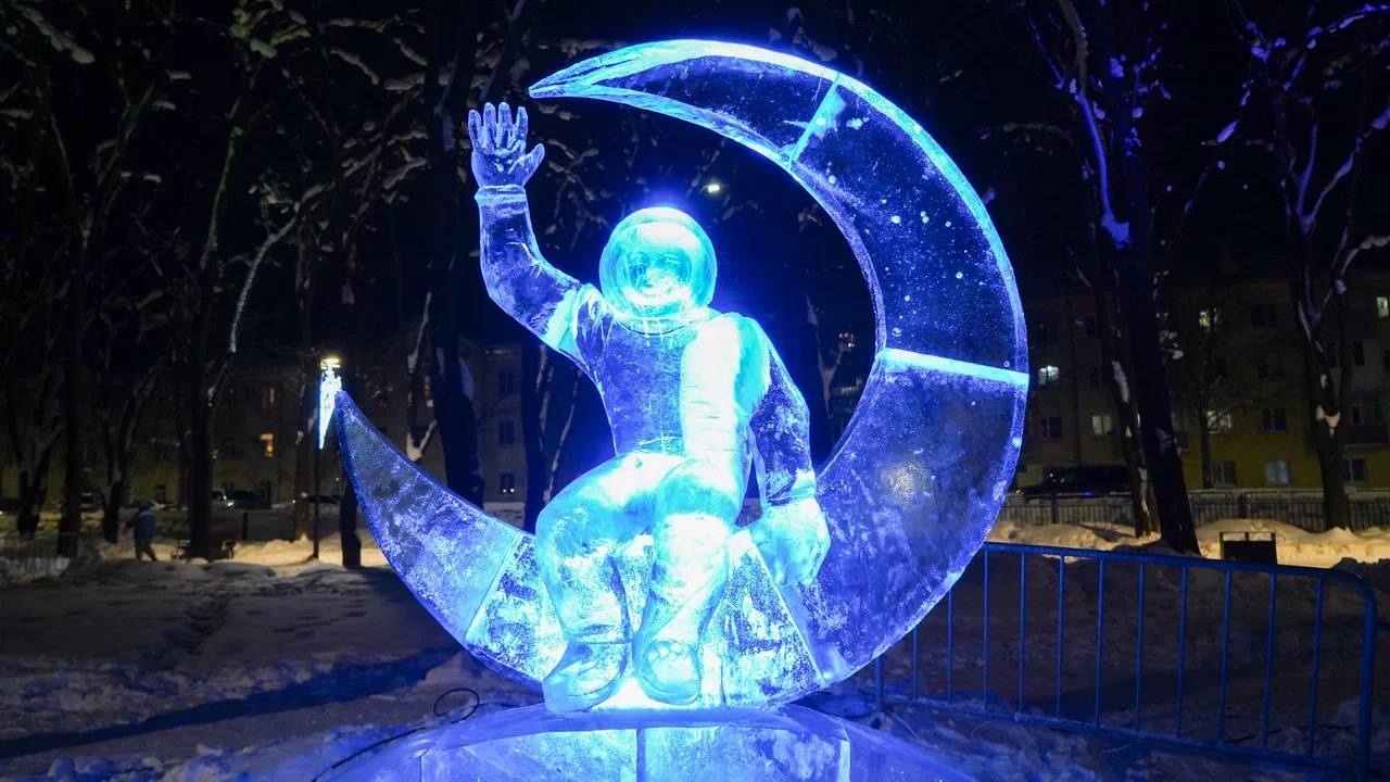 Ледяной космос в Вологде: названы лучшие скульптуры фестиваля в парке Ветеранов