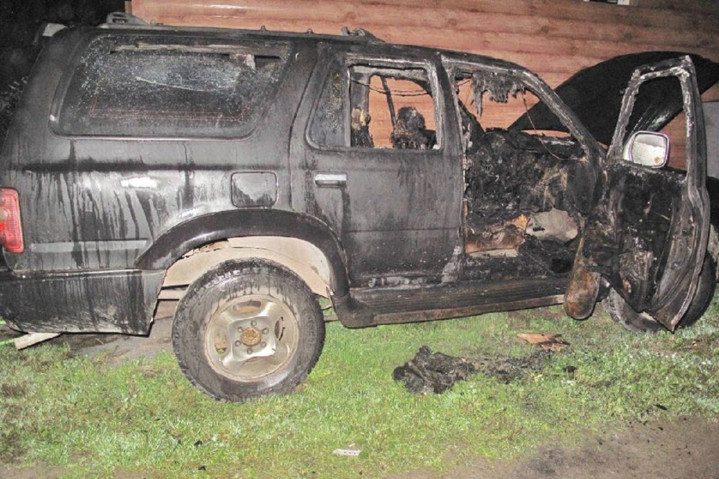 Житель Череповецкого округа отправился в колонию за поджог автомобиля приятеля