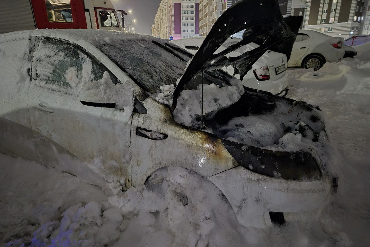 В Вологде подожгли машину