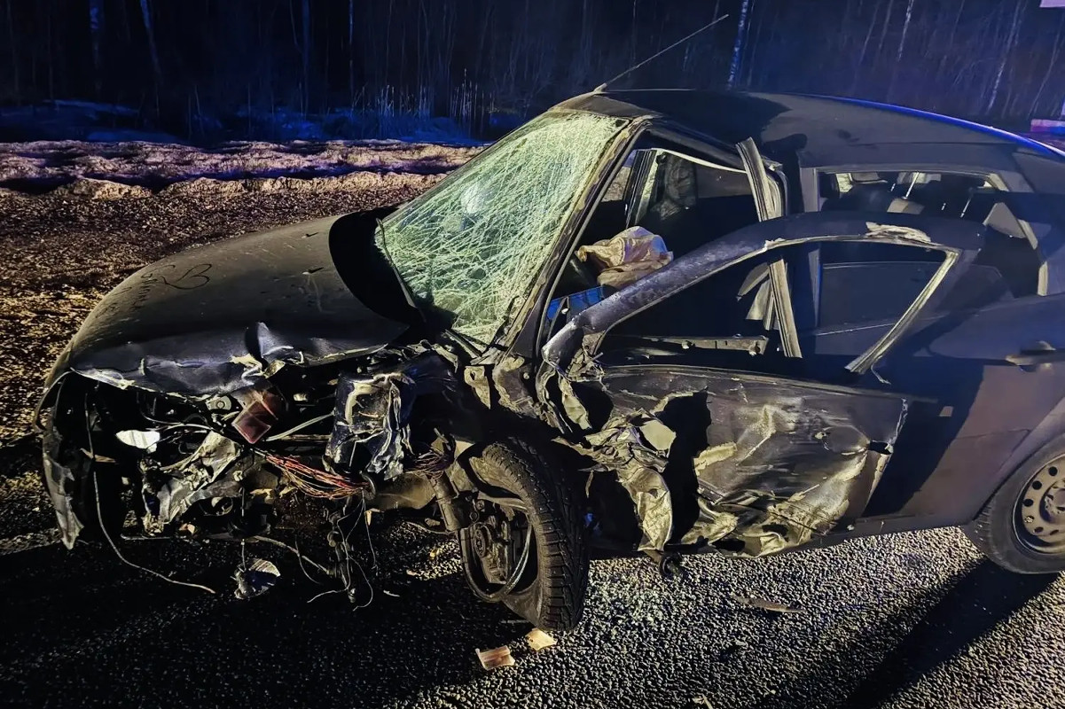 На трассе под Череповцом легковушку уничтожил «Урал»