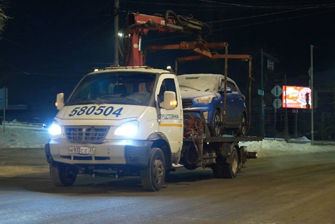 На четырех участках улиц Вологды сегодня запрещена стоянка машин