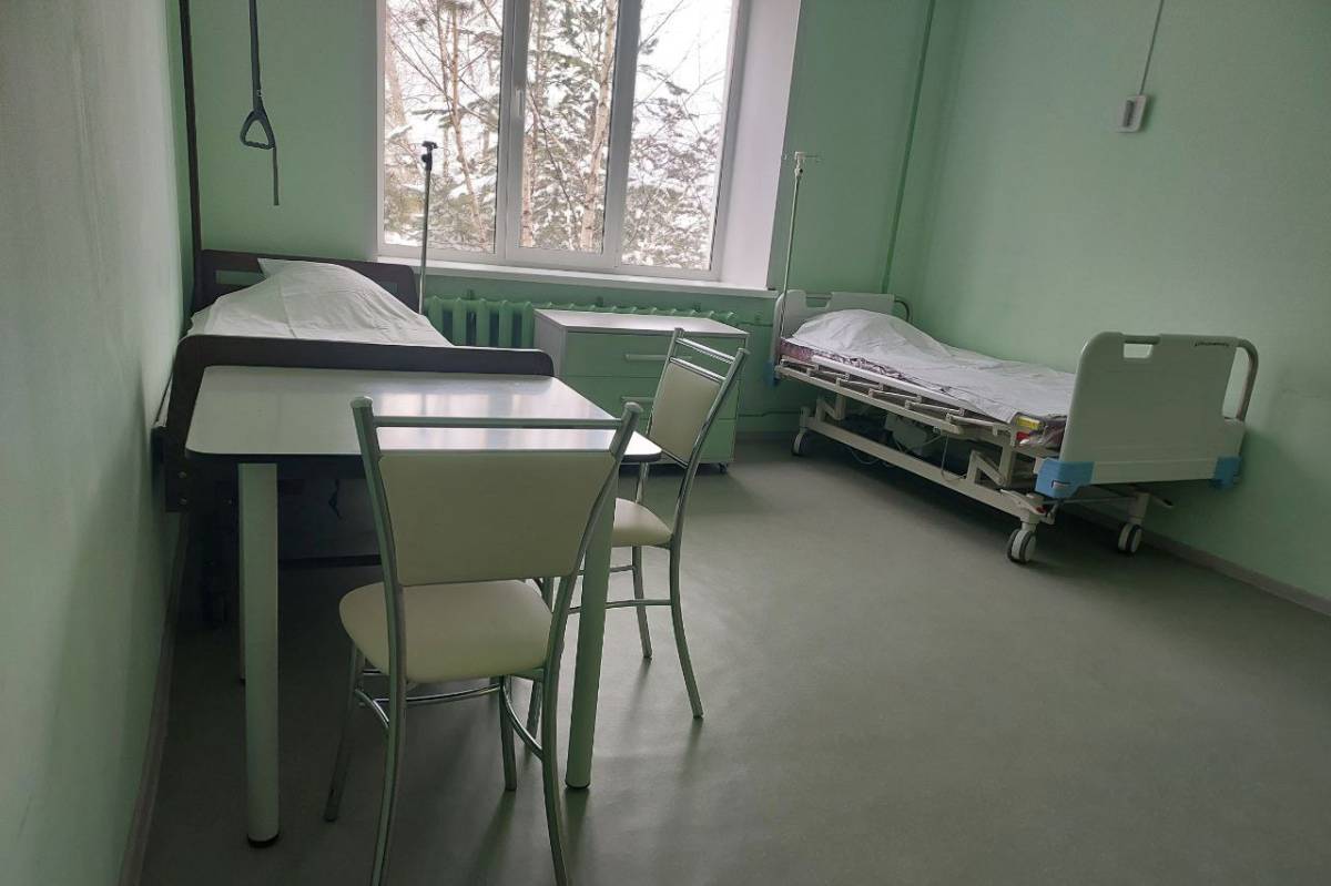 В больнице Харовска обновляют мебель