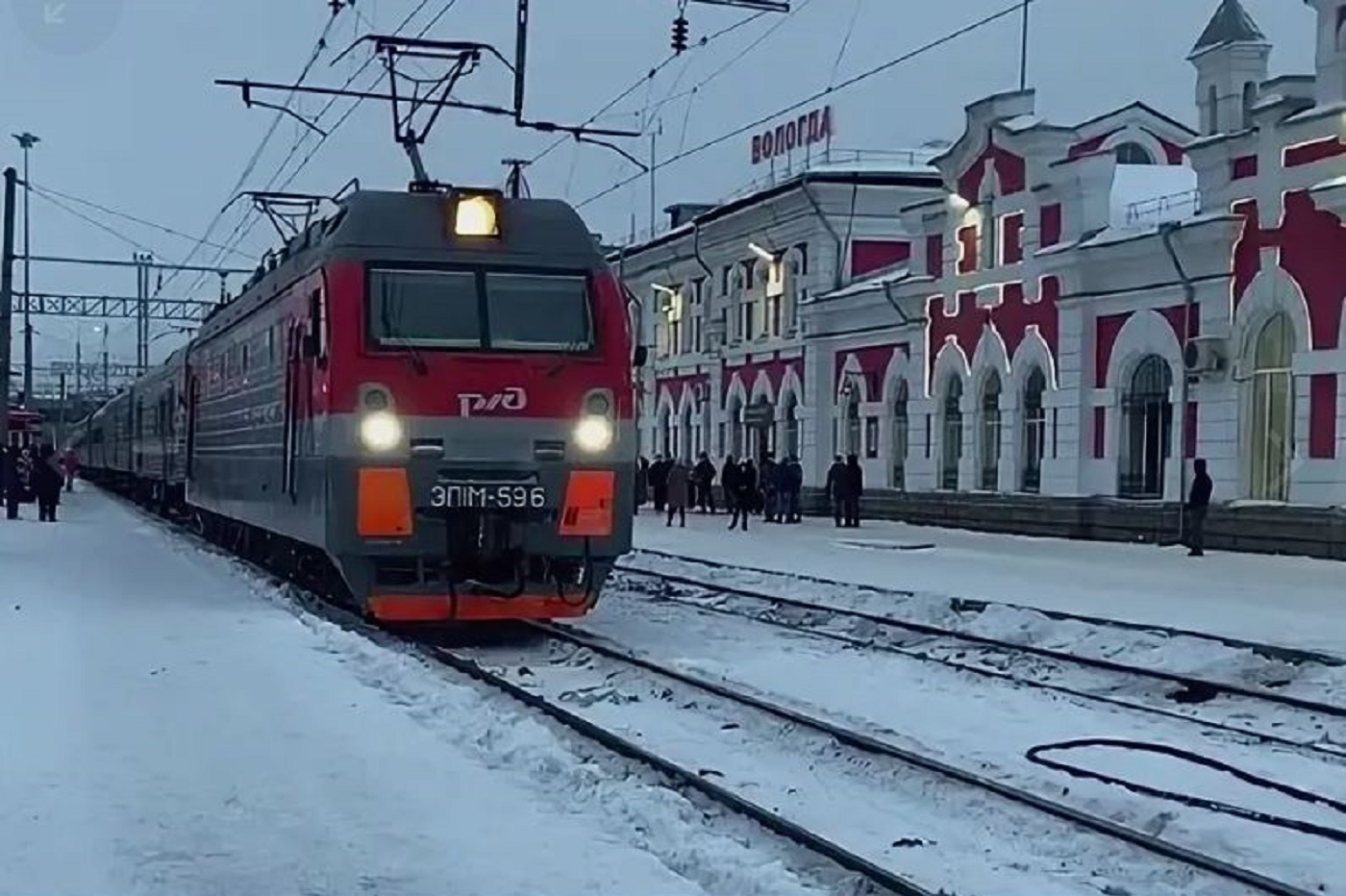 Дополнительные вагоны будут курсировать в праздники до Москвы и Санкт-Петербурга
