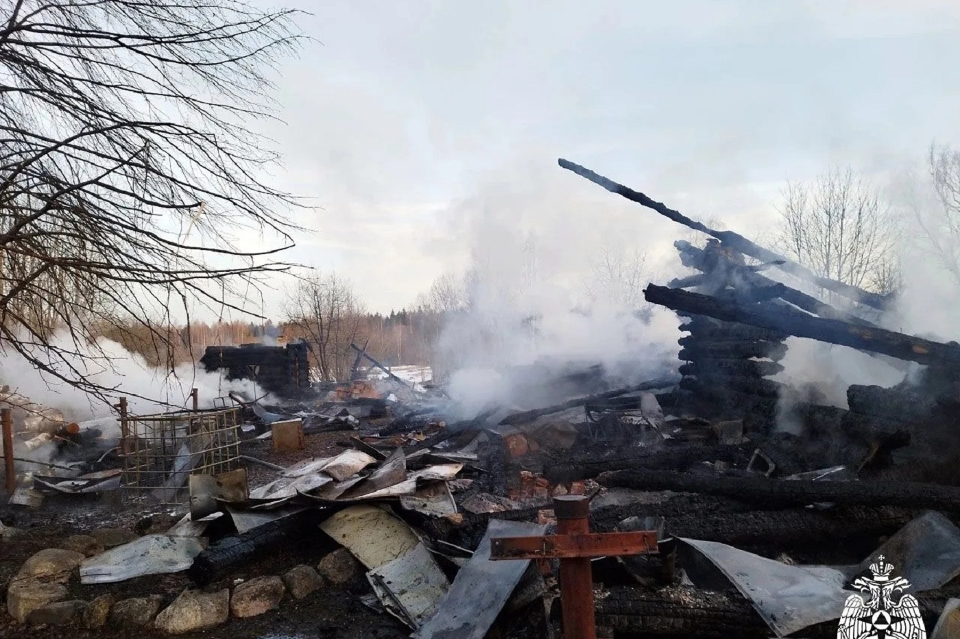Пенсионер погиб в огне под Вологдой