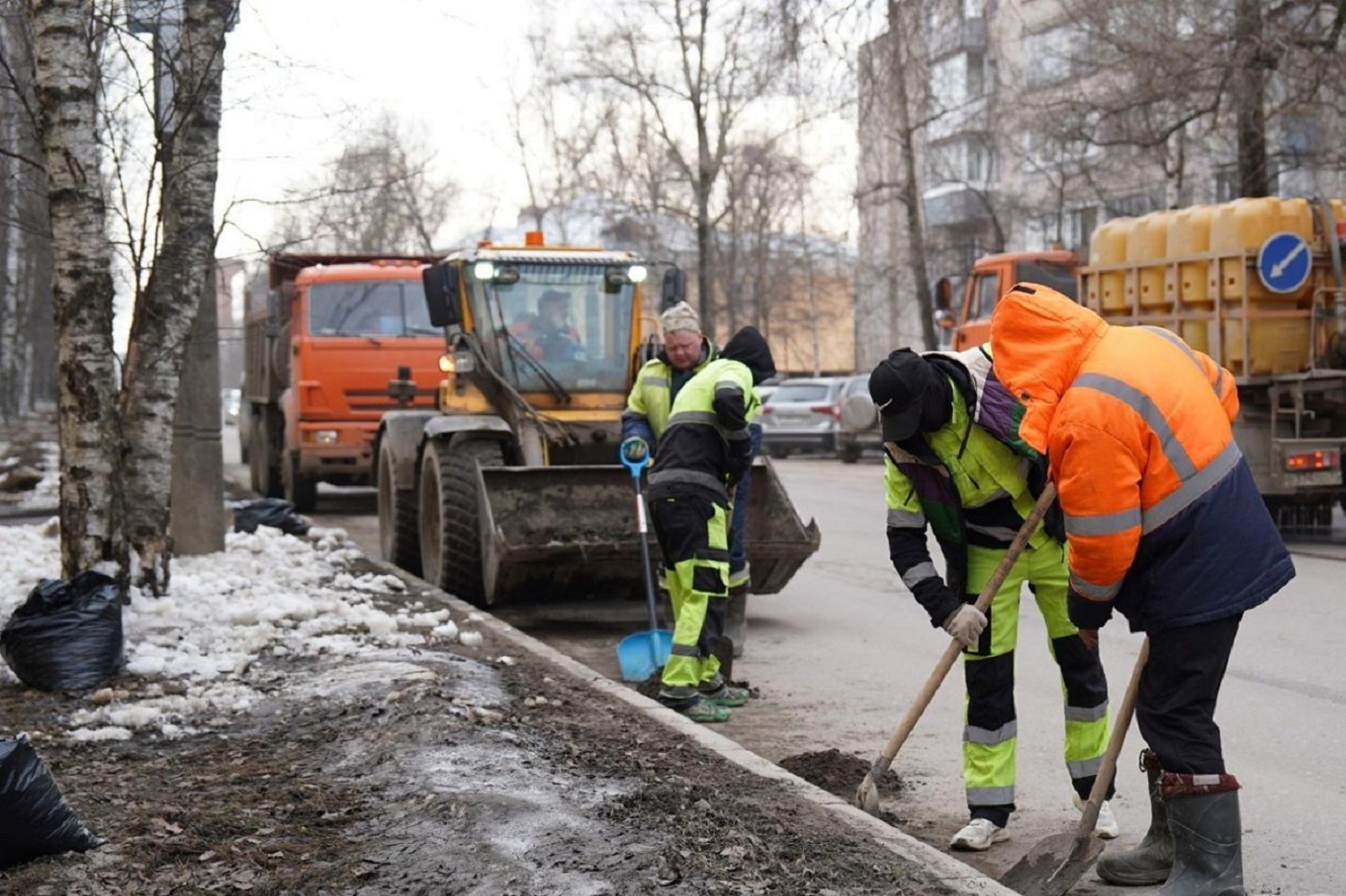 С улиц Вологды убрали порядка 400 кубометров смета