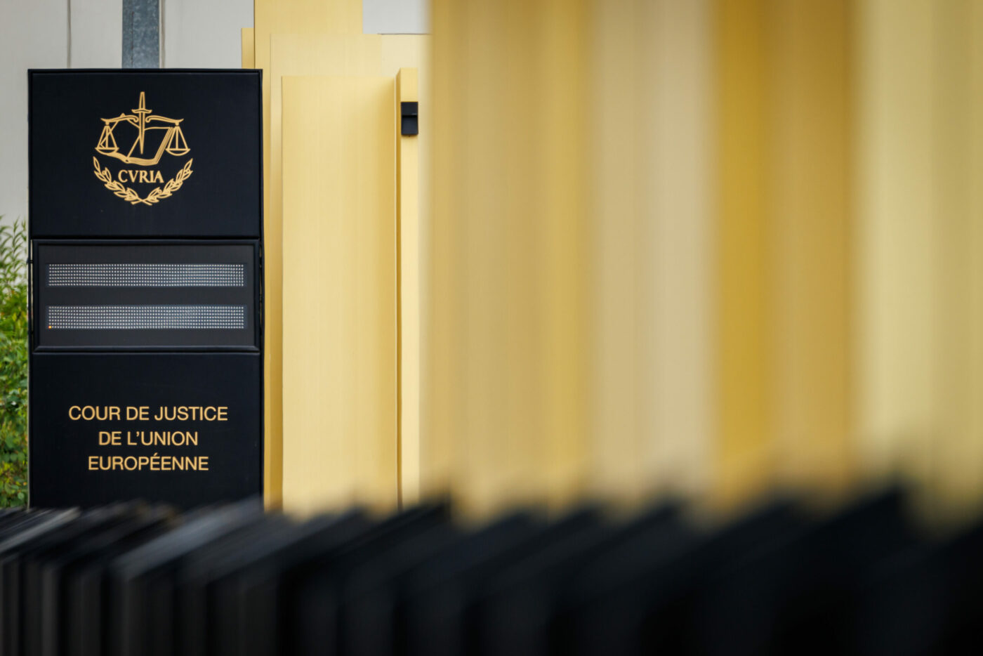 ЦБ требует через суд от ЕС разморозки своих резервов. Юристы оценили шансы на успех