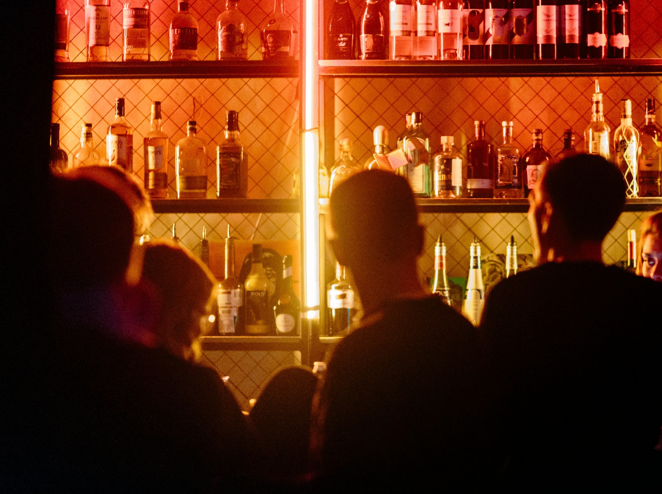 Драка из-за места у барной стойки отправила вологжанина в больницу