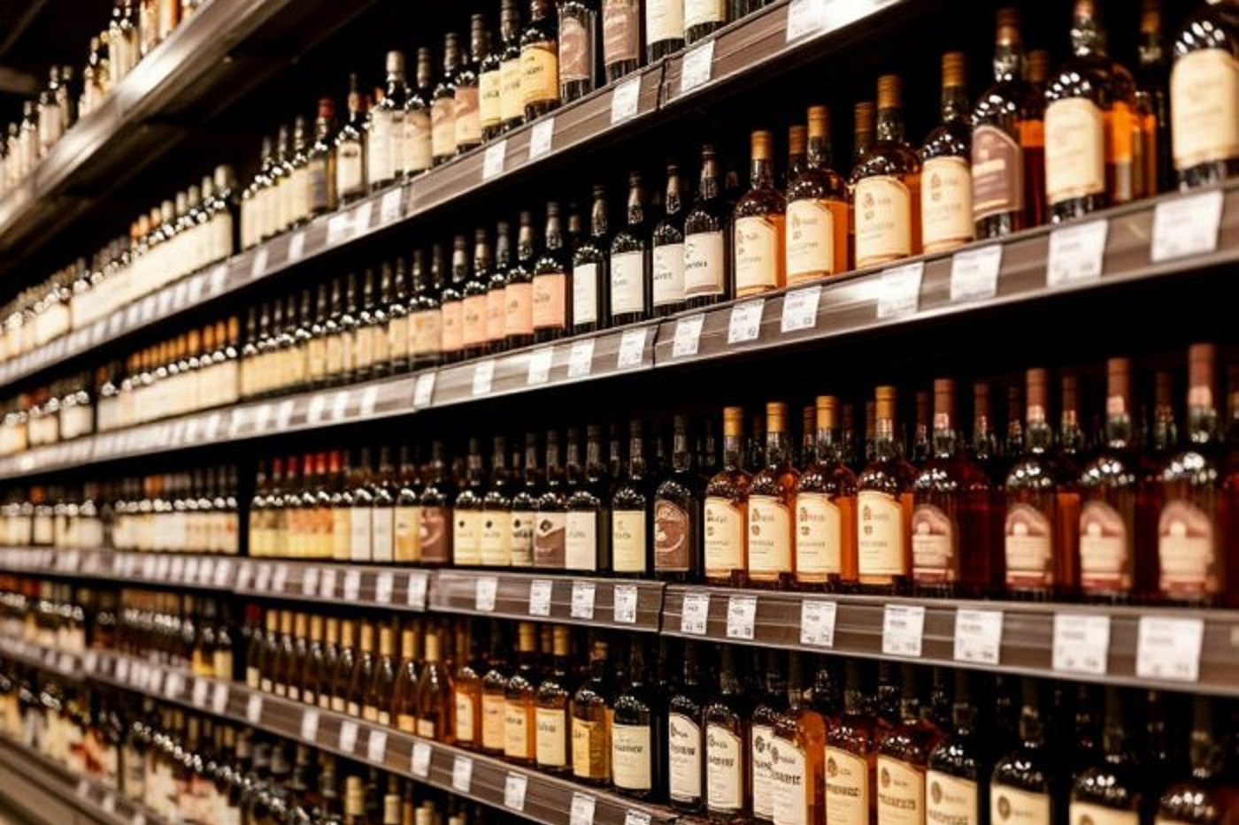 В Вологодской области изменили график продажи алкоголя на первомайские праздники