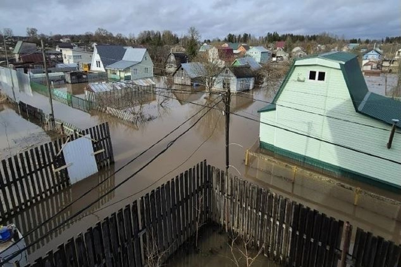 Под Вологдой затопило дачи