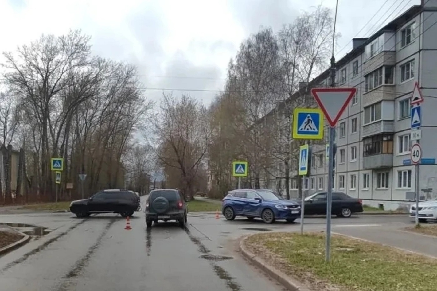 Две девочки получили травмы в ДТП в Вологде