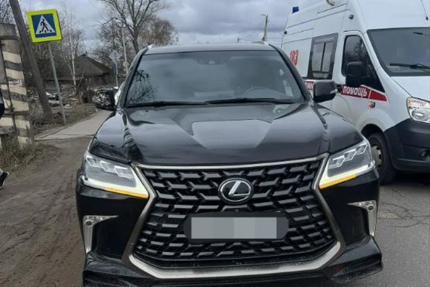 Пенсионер получил множественные травмы в ДТП в Вологде