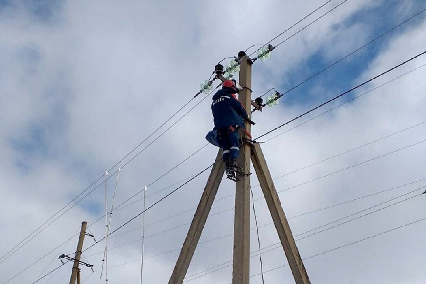 Больше 20 000 человек остаются без света в Вологодской области